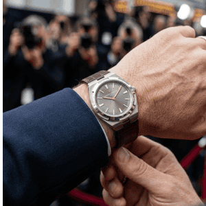 premium watches in pakistan