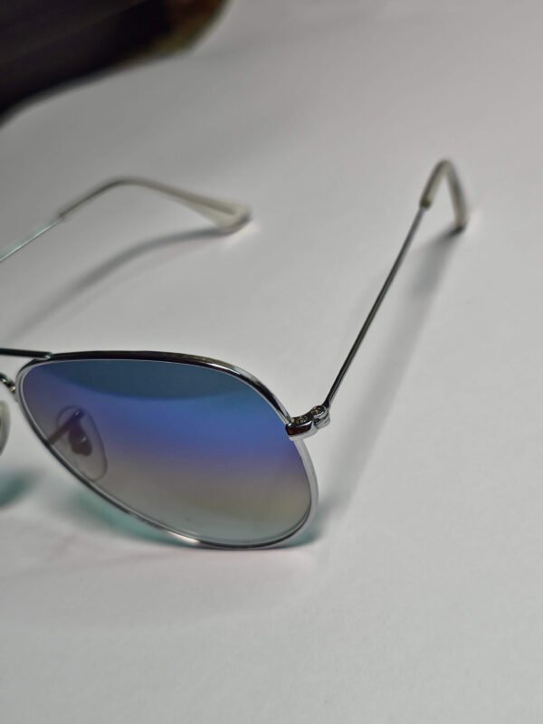 RayBan Classic Gold Pilot Sunglasses (Blue-Grey Gradient)